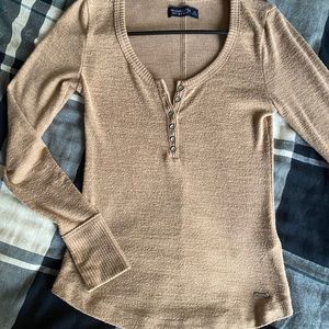 Long sleeve super soft Abercrombie button v neck